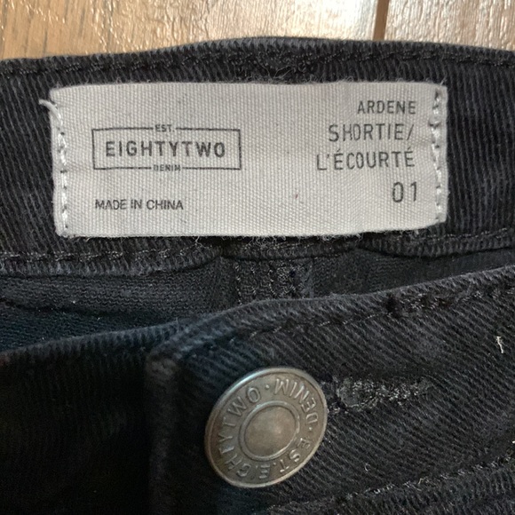 Ardene shortie black shorts size 1 - Picture 3 of 4